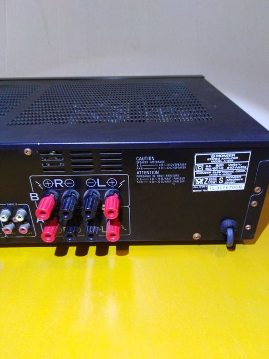 Интегральный стерео усилитель Pioneer A-333.