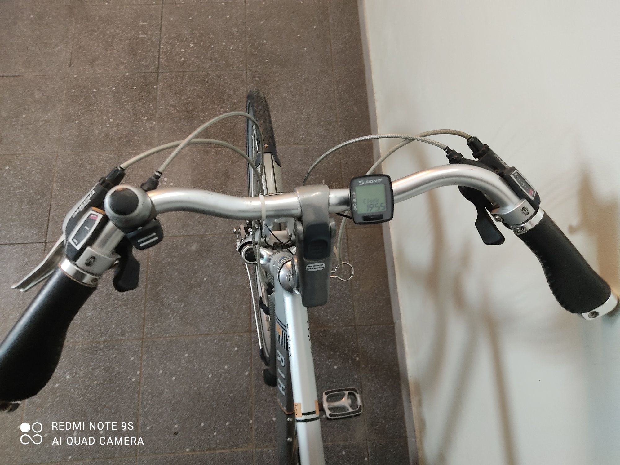 Rih Z 800, Shimano deore 3×9, soper stan