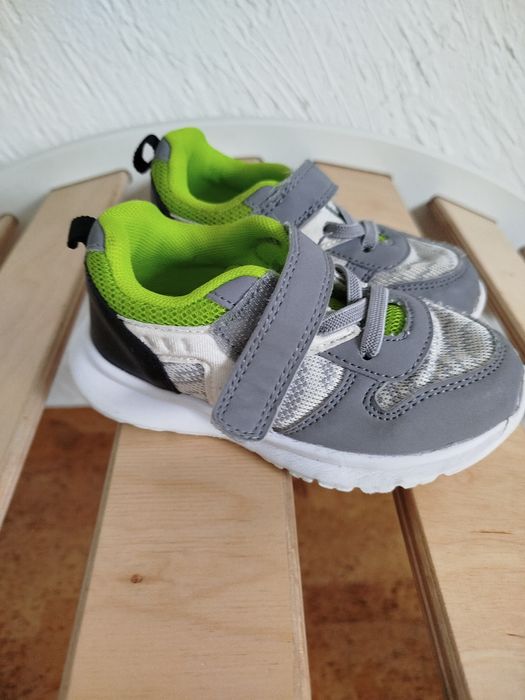 Buty dziecięce sportowe