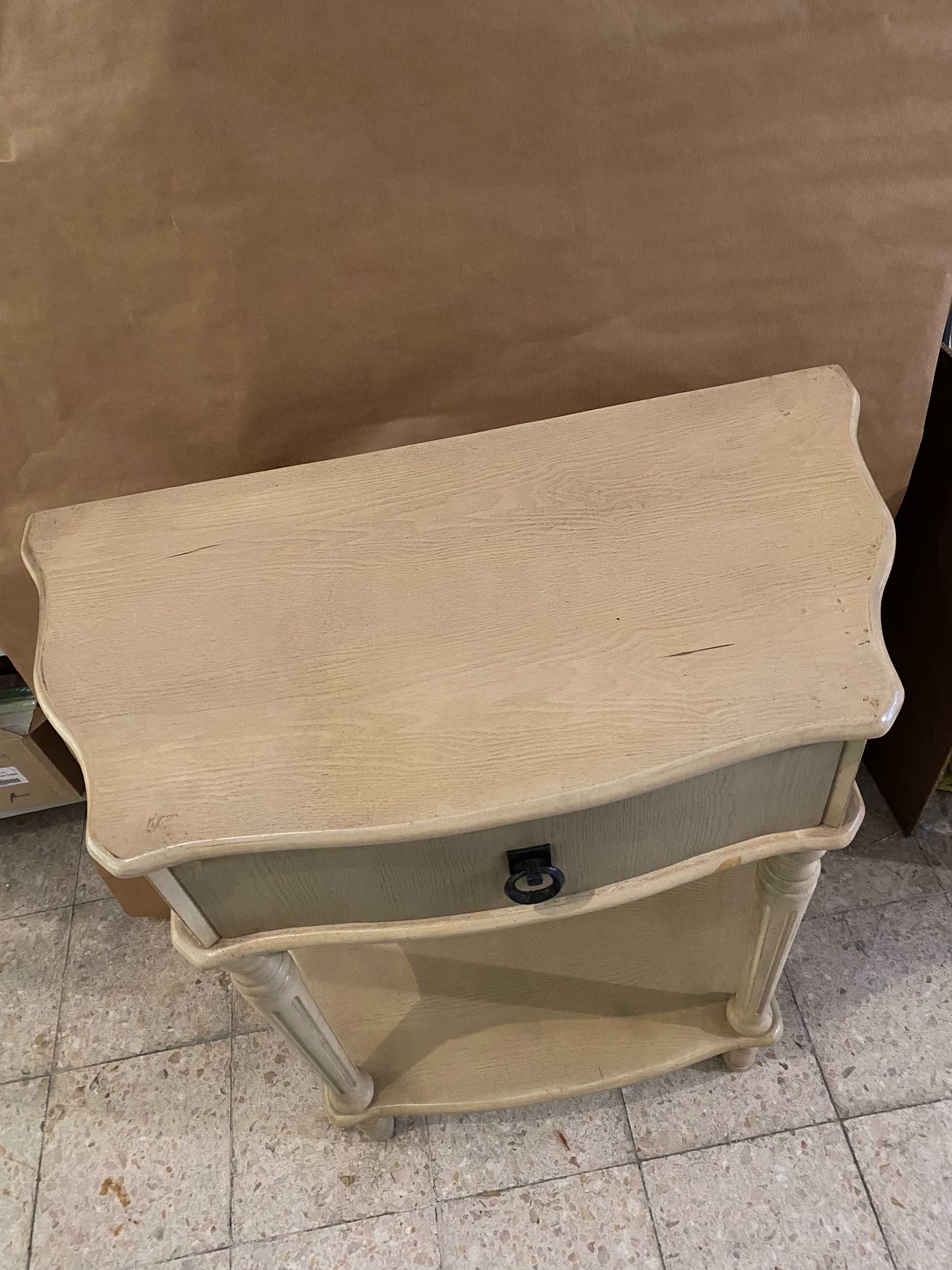 Mesa de apoio em madeira (PREÇO NOVO))