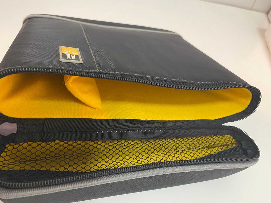 Bolsas para discos externos + CDs