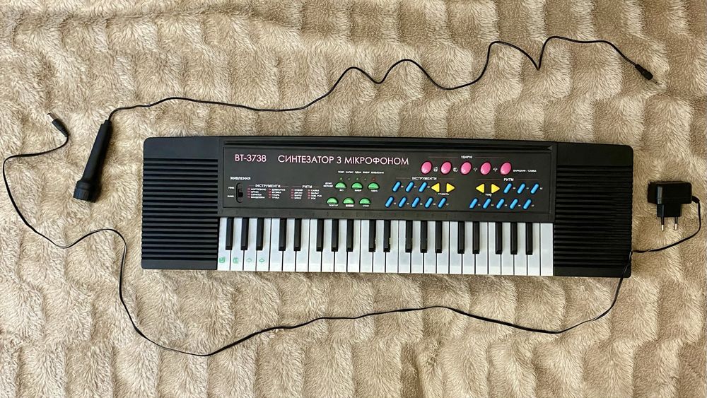 Синтезатор дитячий з мікрофоном BT-3738