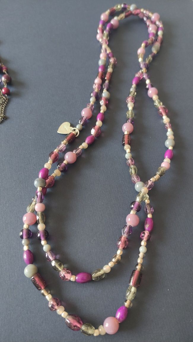 Conjunto de bijuterias (colar, brincos, anel e pulseira)