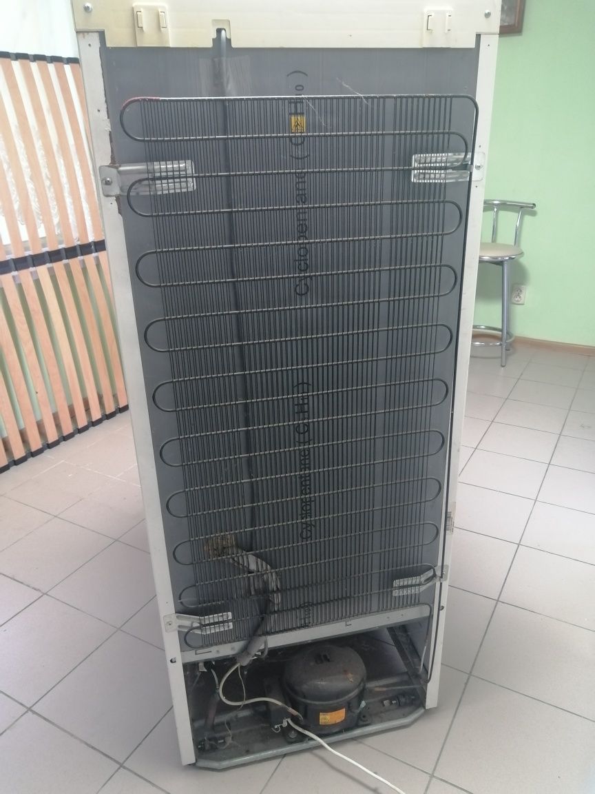 Продам морозильну камеру 165см. Snaige soft plus