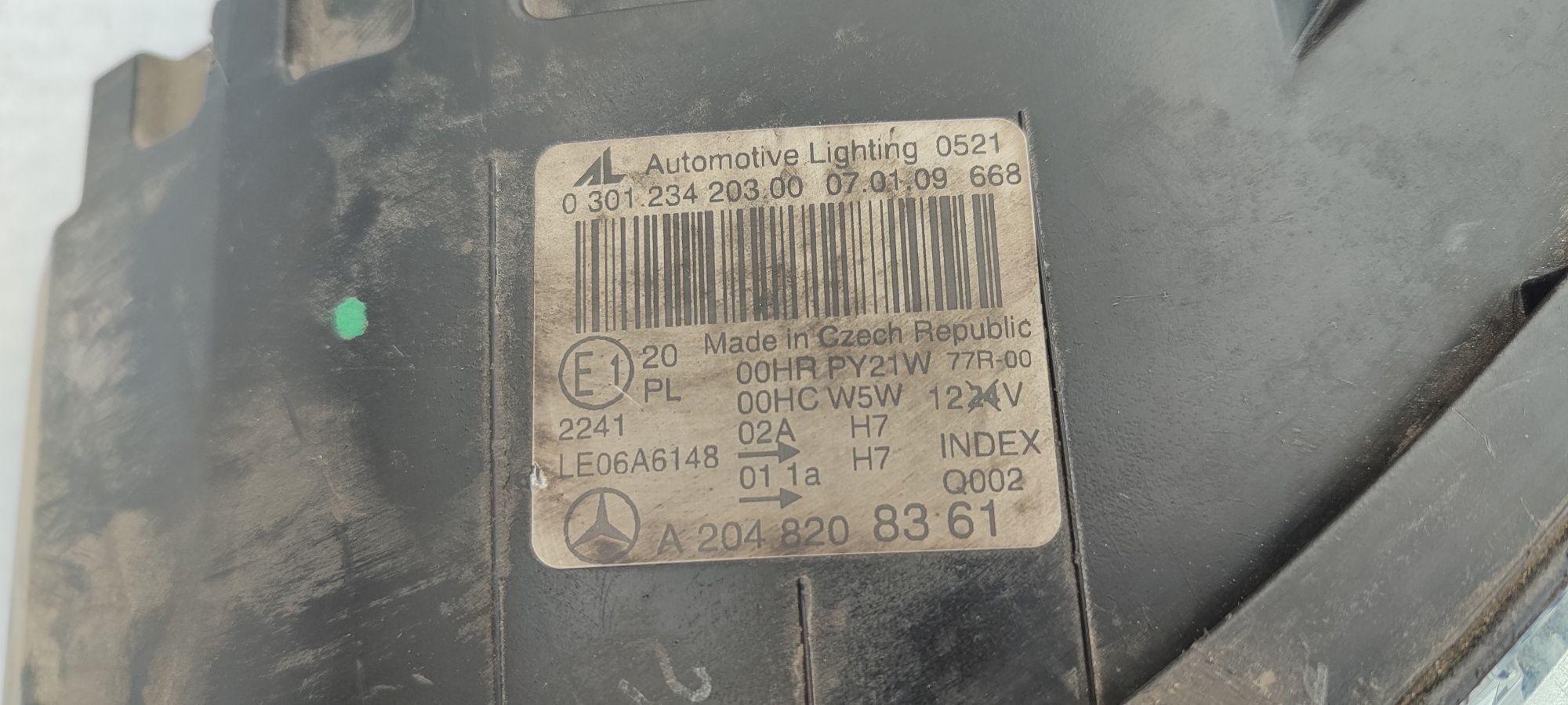 Lampa lewy przód Mercedes W204 C klasa Europa reflektor lewy