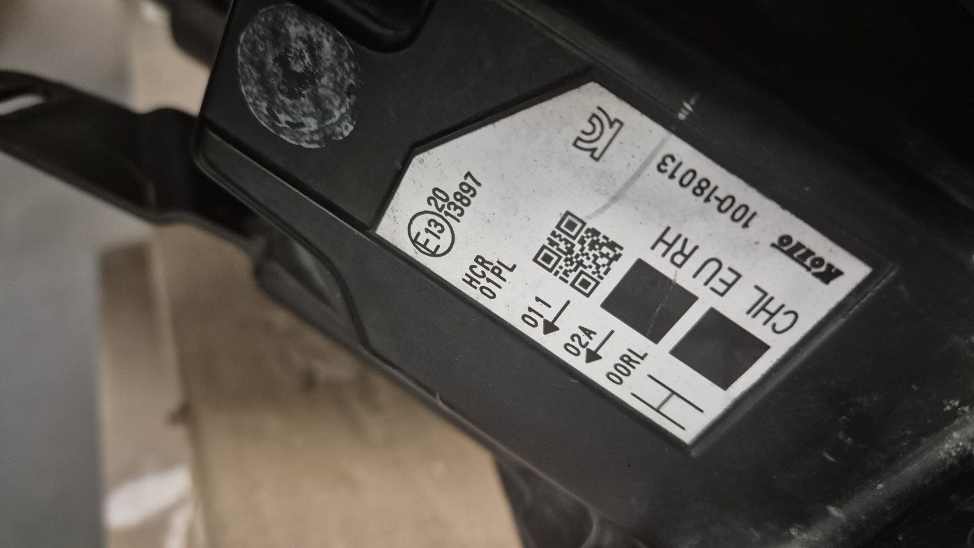 Lampa przednia Prawa NISSAN QASHQAI J11 przed liftem