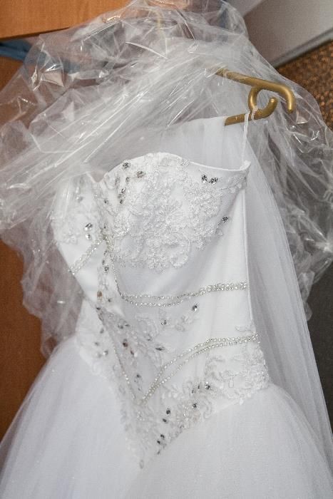 Przepiękna suknia ślubna księżczniczka, kryształy swarovskiego!!
