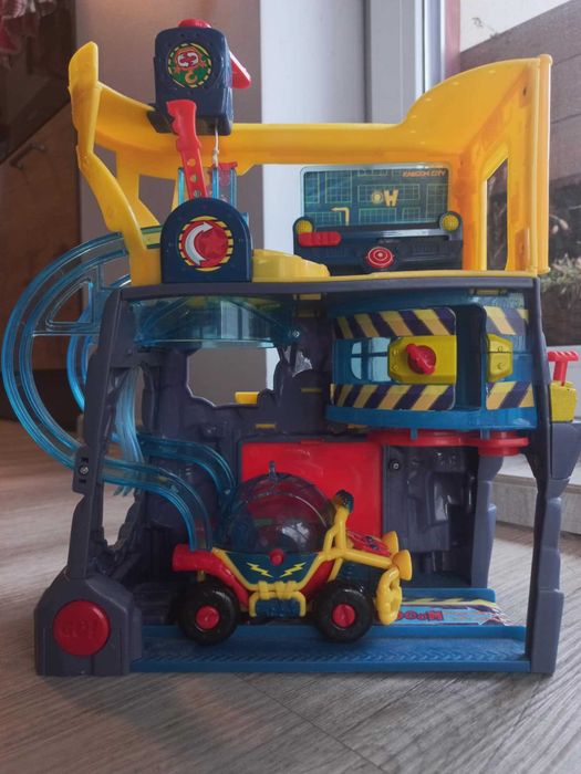 Super Zings lub Super Things - Heroes Headquarters / Baza Bohaterów