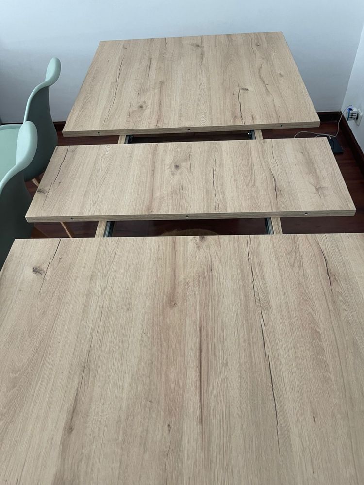 Mesa de jantar extensível da Conforama - Semi-nova