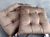 Zestaw dwóch poduszek ozdobnych na krzesło koloru jasnobrązowego
