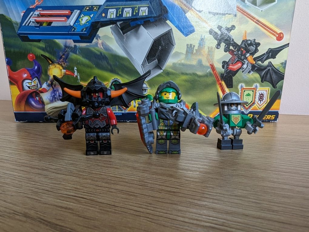 Lego Nexo Knights 70320 Aarons Fox's Aero-Stricker V2