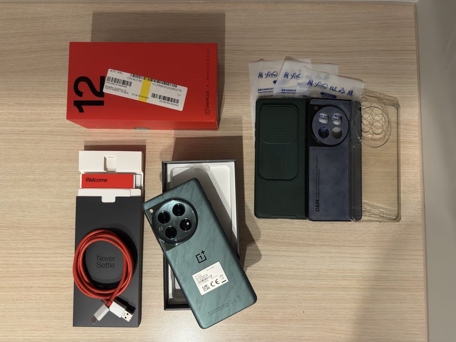 OnePlus 12 512 Gb. Bardzo zadbany. Na gwarancji 08.2026. Komplet.