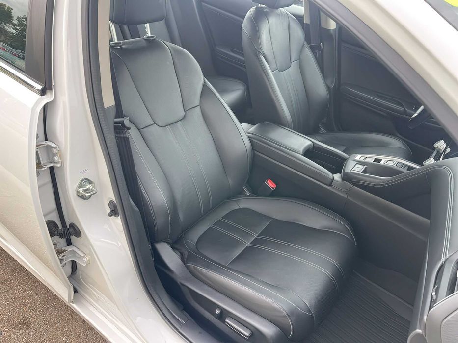 Honda Insight      2020