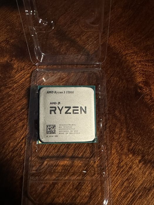 Продам Процессор Ryzen 3 3200G