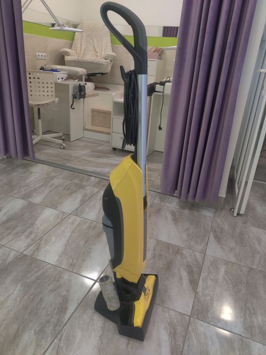 Пилосос мийний KARCHER FC 5 як новий