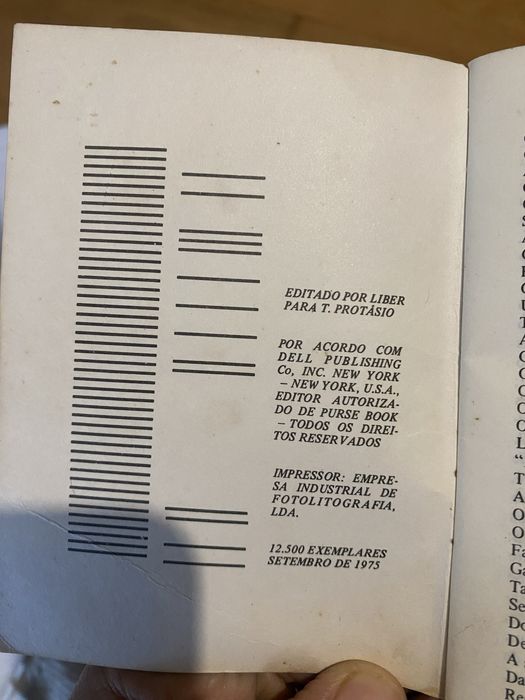 Mini livro se 1975 “como cresce o seu bebé”