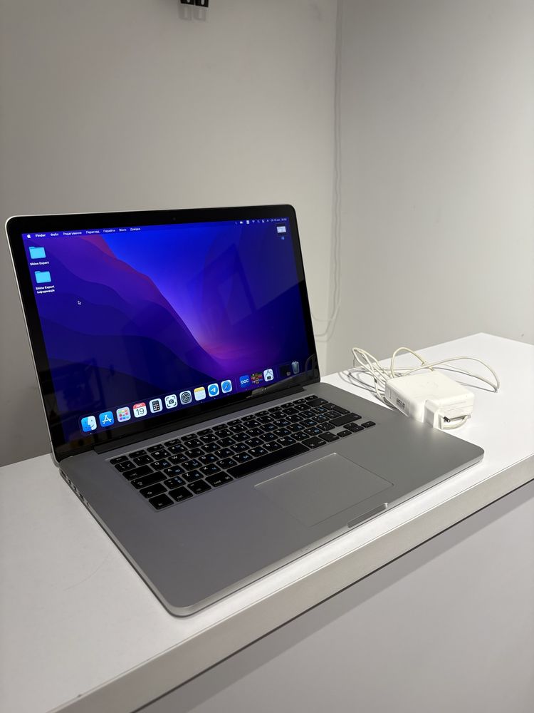 MacBook Pro 15” — ідеальний для роботи та творчості!
