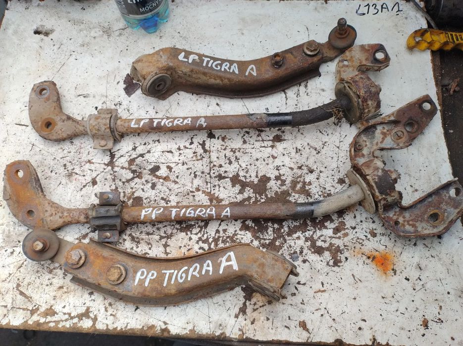 OPEL TIGRA A wahacz przód prawy lewy