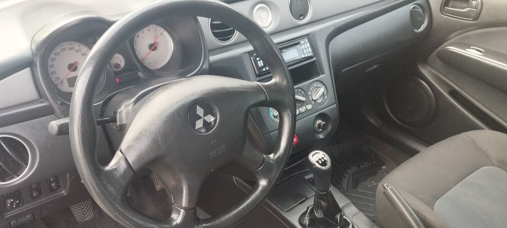 Mitsubishi Outlander 4x4 pojemność 2.0 benzyna+ gaz 2006 klima 190 tys