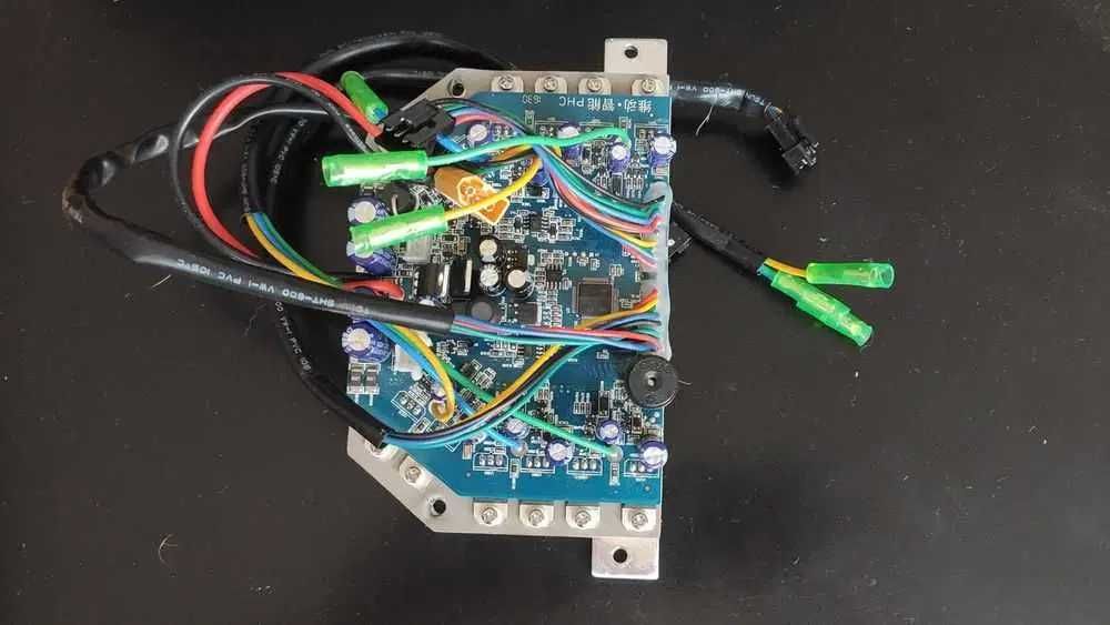 Tablice sterujące do deskorolki elektrycznej