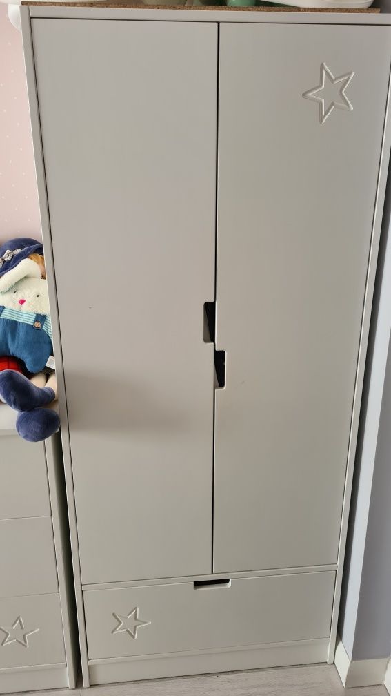 Komoda i szafa dziecięca komplet w gwiazdki firma Pacyga