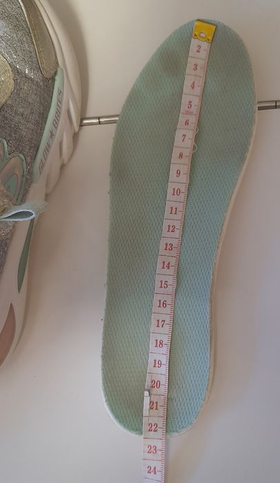 Кроссовки для девочки р.33,5