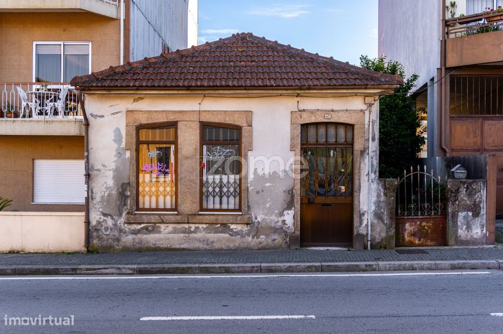 Moradia T2 para Reabilitação Total – Fânzeres, Gondomar