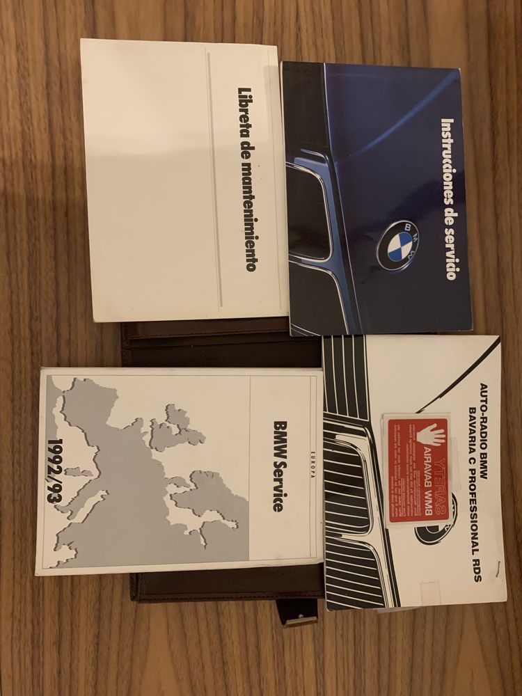 Vendo bolsa da BMW com os manuais