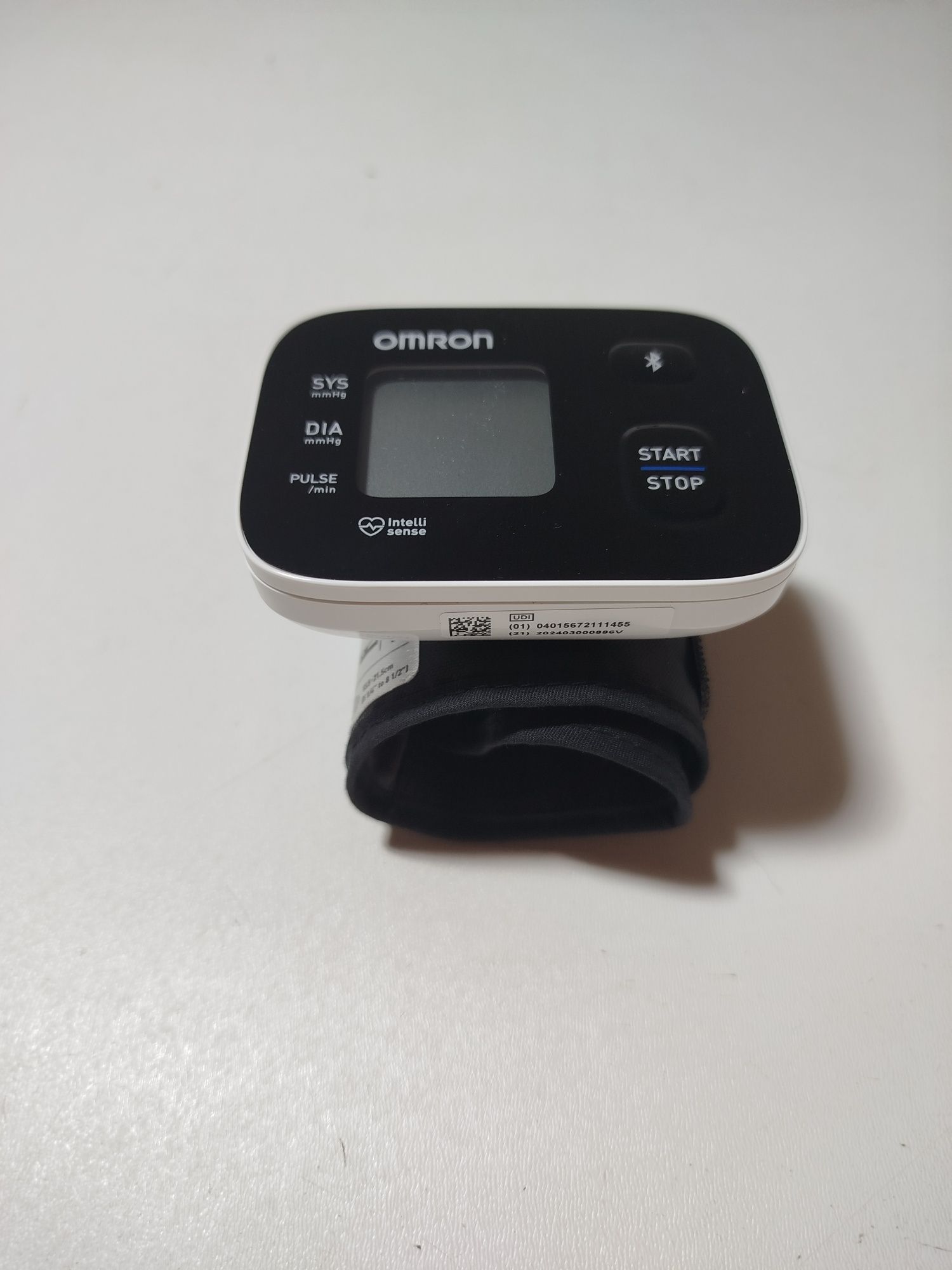 Ciśnieniomierz nadgarstkowy Omron RS3 Intelli It z Bluetooth