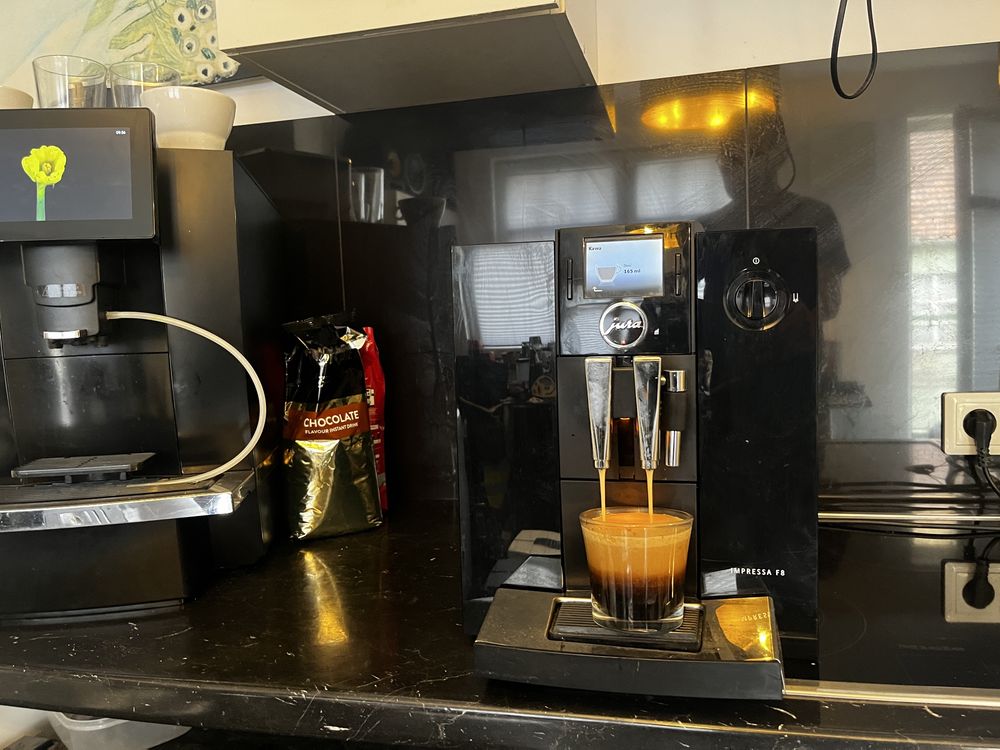 Ekspres Jura F8 TFT 2200 kaw PianoBlack