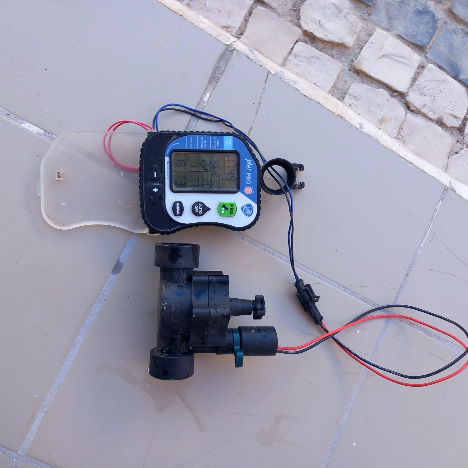 Programador rega com electro válvula 
75€