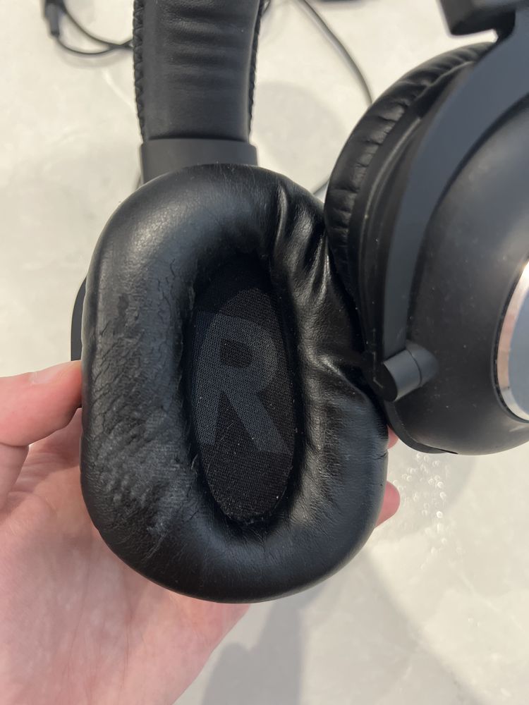 Навушники logitech