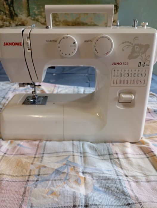 Швейна машинка, Модель Janome Juno 523