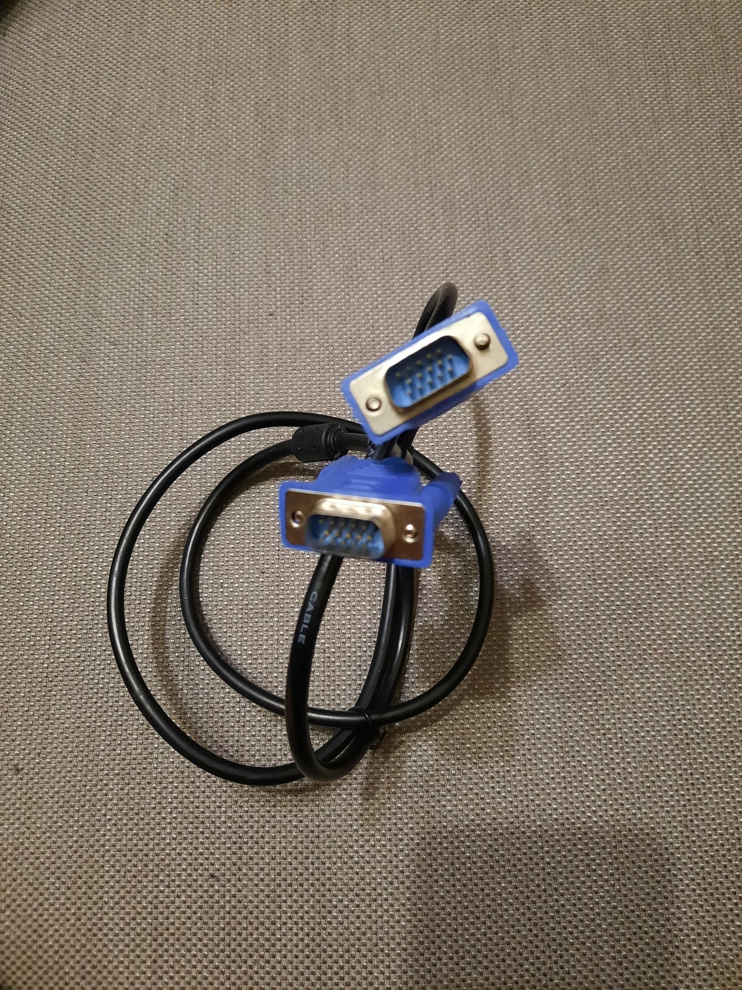 Кабель  VGA - VGA в Гарному робочому  стані