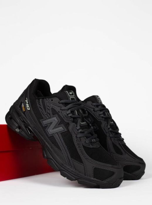 Чоловічі кросівки New Balance 740 dark gray cordura