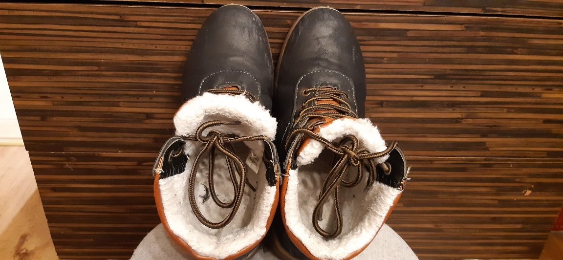 Buty zimowe z kożuszkiem chłopięce roz.37