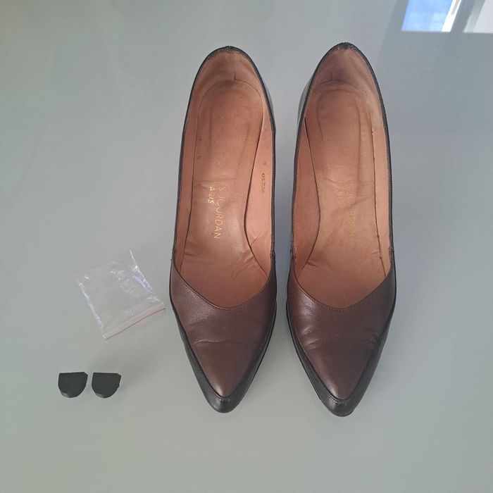Sapatos em pele da CHARLES JORDAN