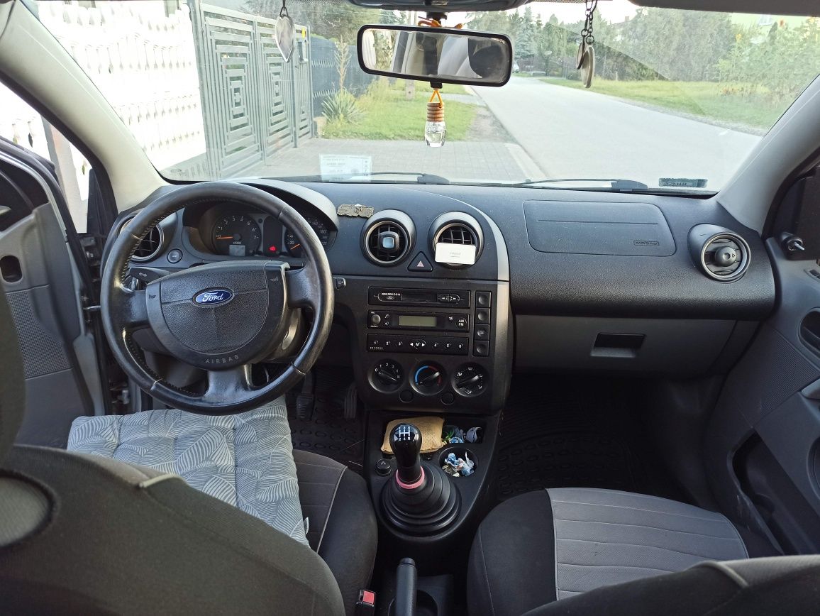 Sprzedam Ford Fiesta 2002