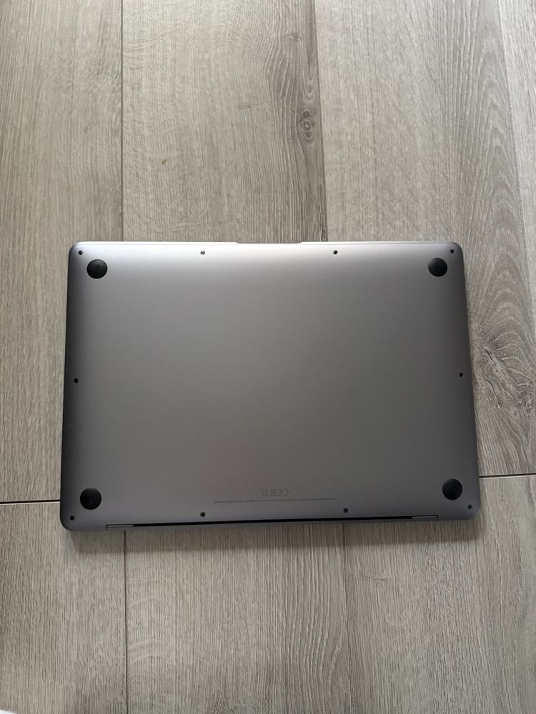Macbook Air z 2020