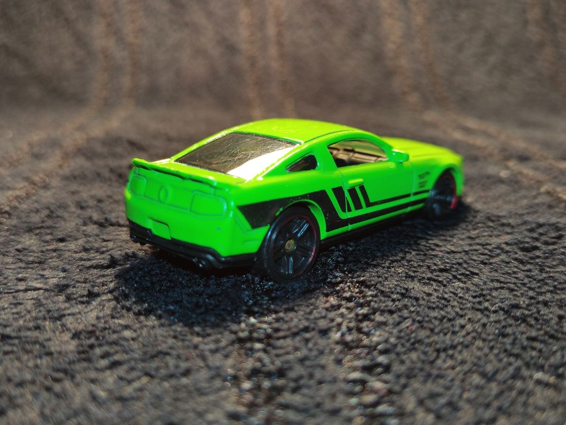 Hot wheels '12 Ford Mustang Boss 302 Laguna Seca