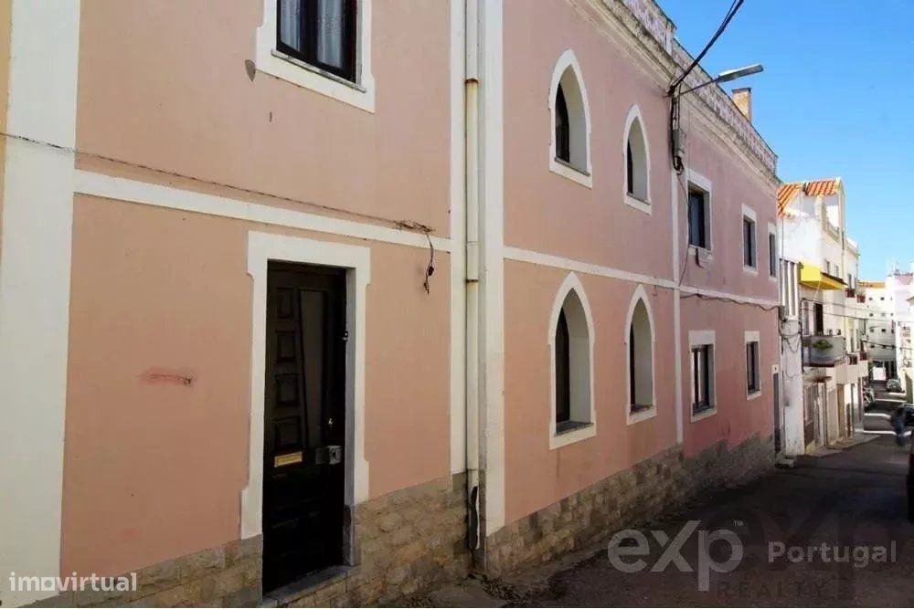 Moradia de Traços Senhoriais, centro histórico, Peniche