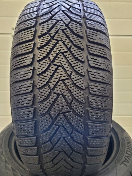 235/45 R18 Uniroyal WinterExpert