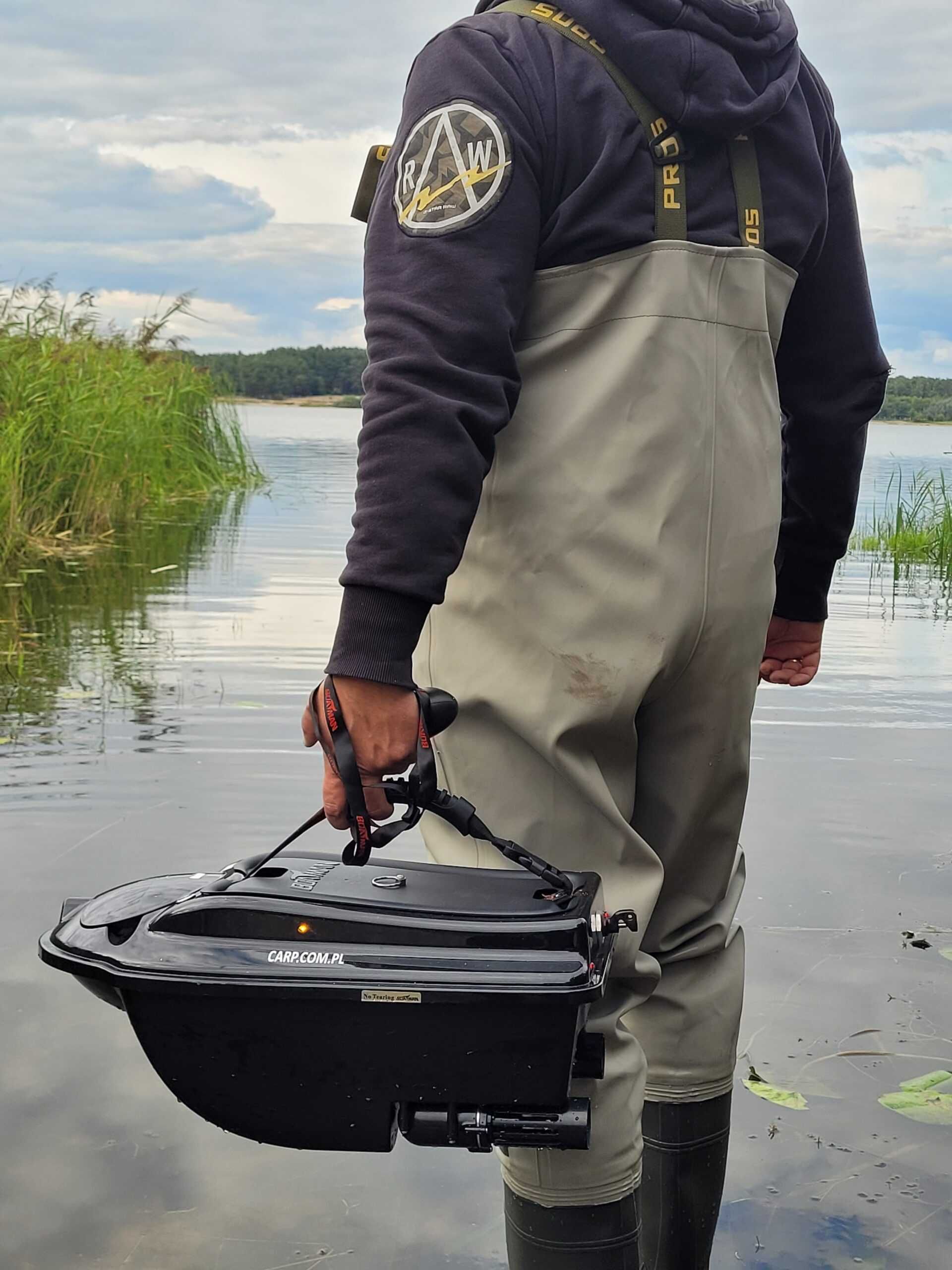 Łódka zanętowa Boatman Actor Plus GPS