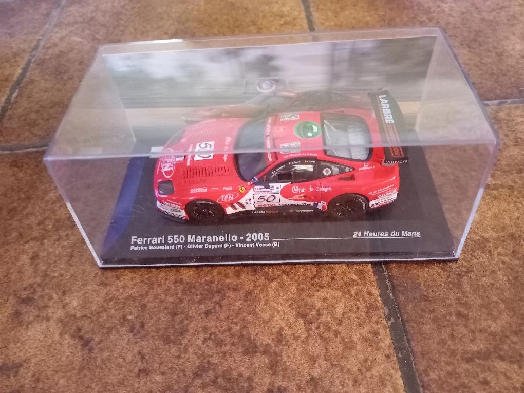 Miniatura Carro Ferrari F40 LM + Ferrari 550 Maranello
