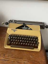 Maszyna do pisania Łucznik 1303 stara zabytek