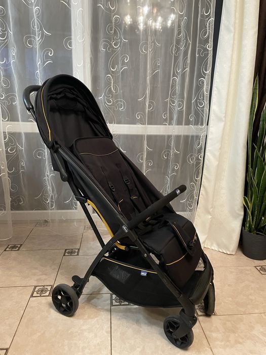 Прогулянковий візок Chicco
