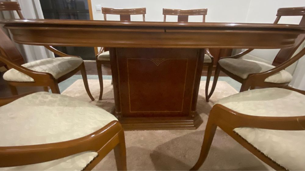 Sala de jantar completa