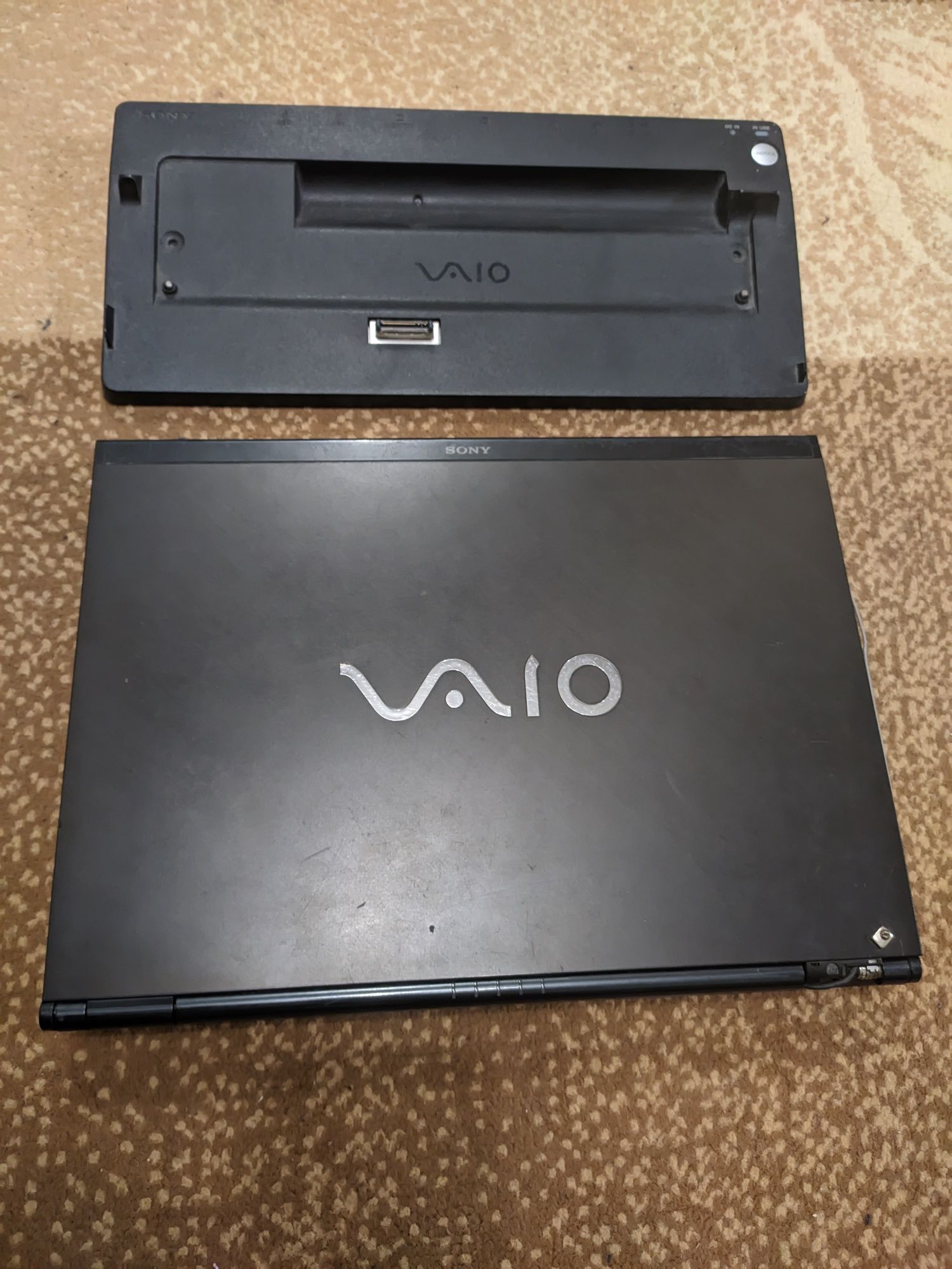 Ноутбук Sony Vaio PCG-6W4P та Doc-станція