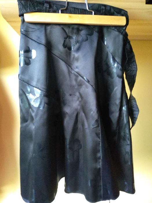 Nowa wizytowa, elegancka czarna spódniczka 128
