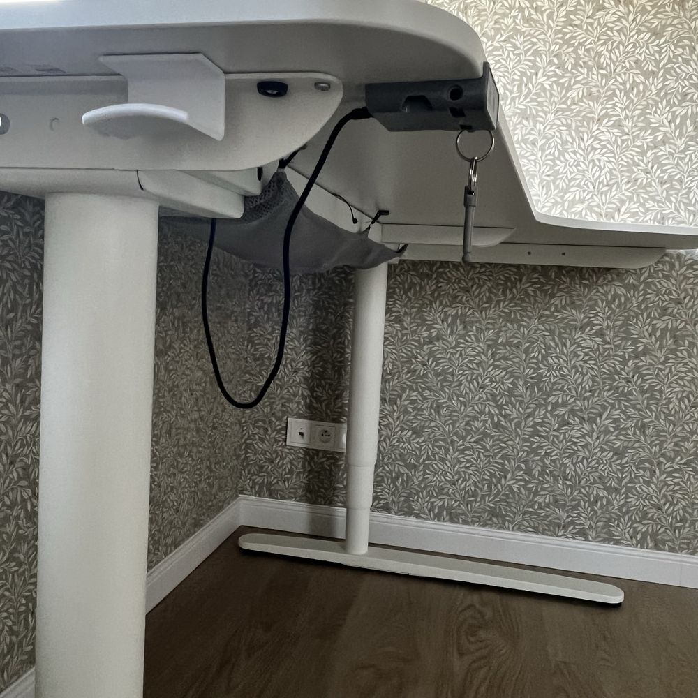 Biurko elektryczne regulowane